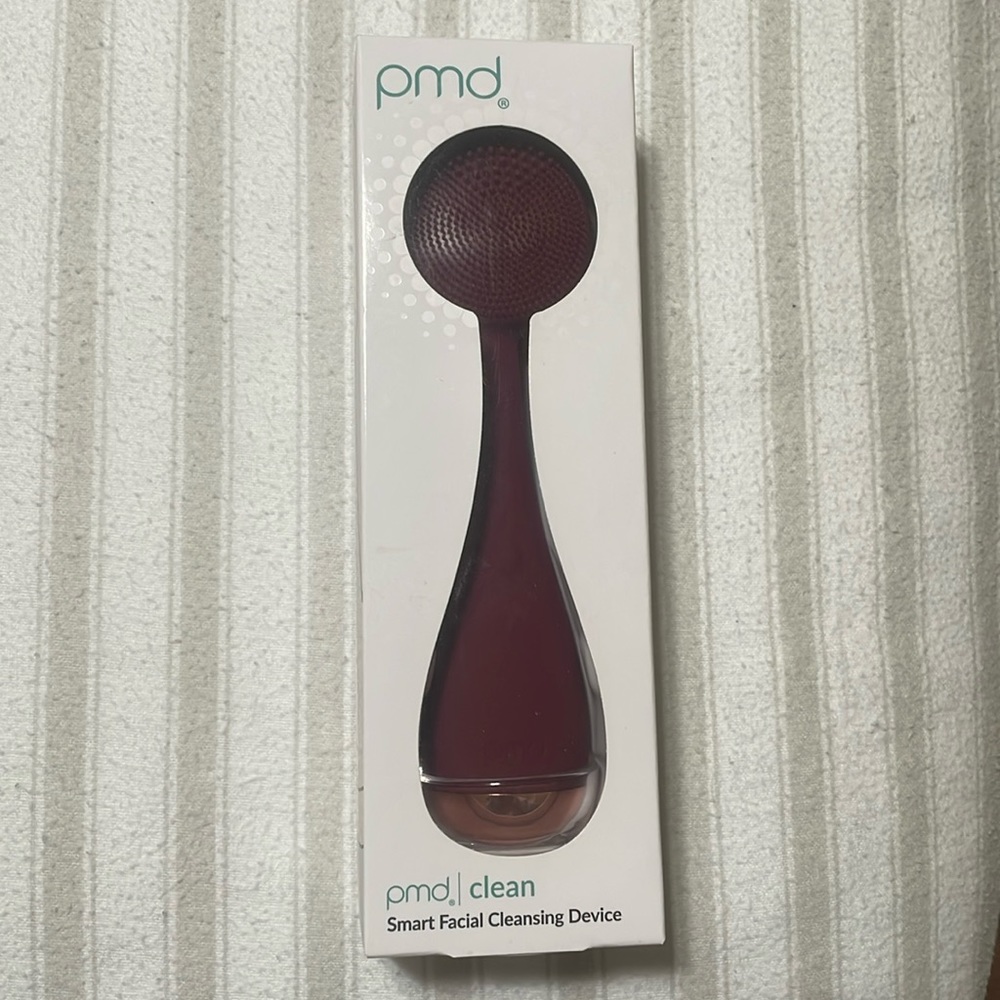 PMD clean silicone facial brush
